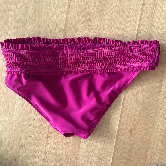 Fuchsia ruffle Time & Tru bikini size medium - Picture 8 of 9